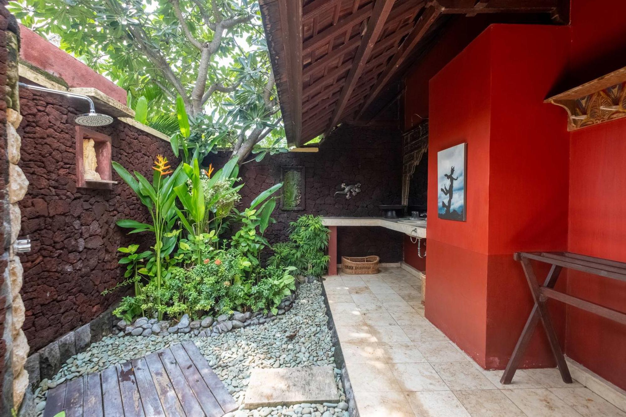 Taman Sari Bali And Pemuteran (Bali)